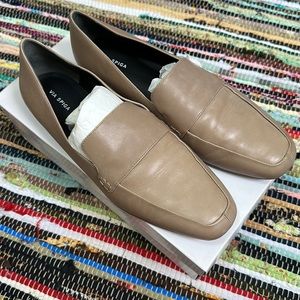 Via Spiga Tigen flat loafer in mushroom color size 9